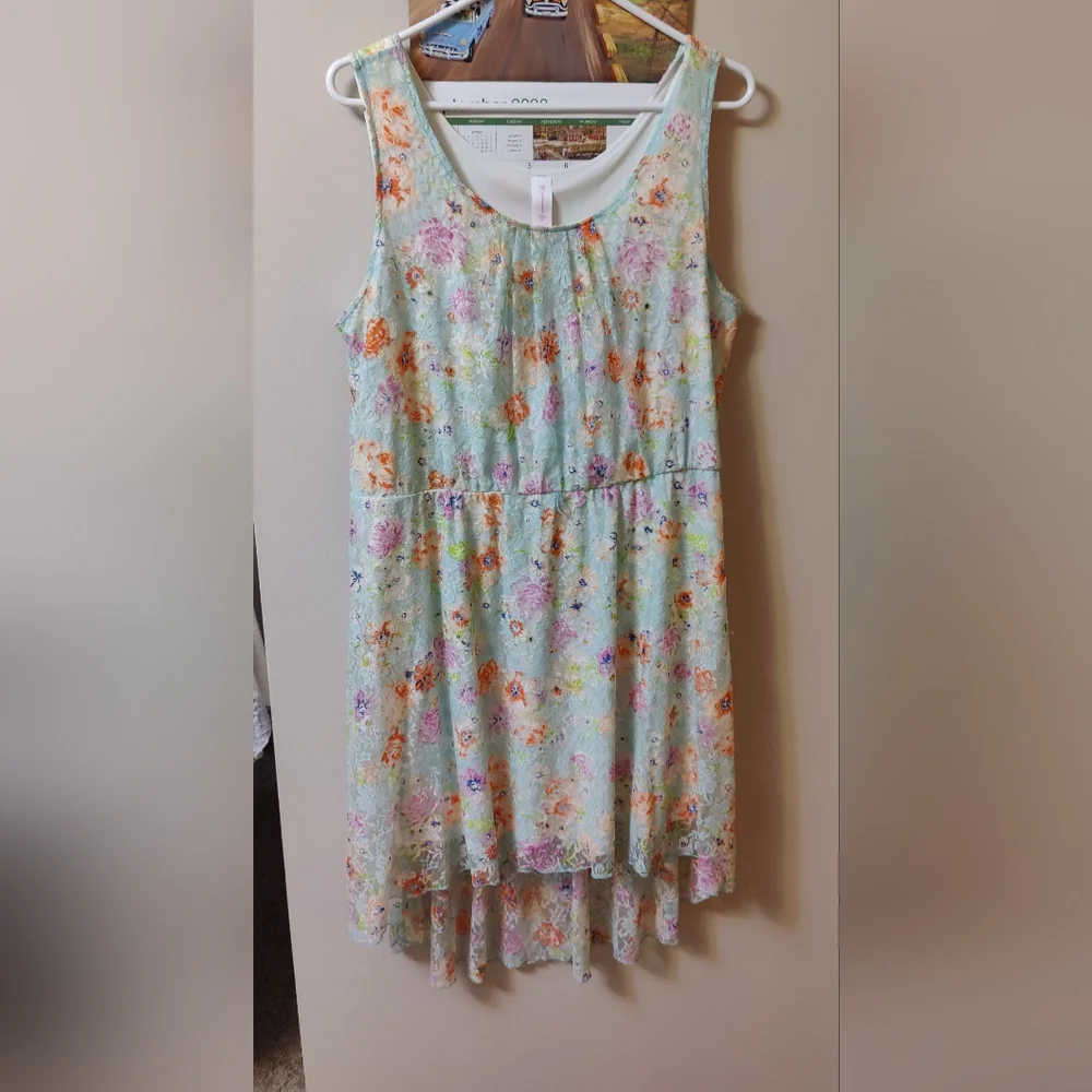 Dress - Picture 1 of 1